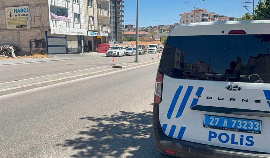 Gaziantep'te boşanma aşamasındaki eşini sokak ortasında vurdu