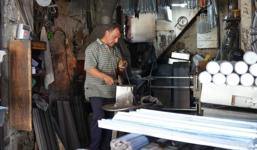 Gaziantep'te demir ustaları 100 derecede üretim yapıyor