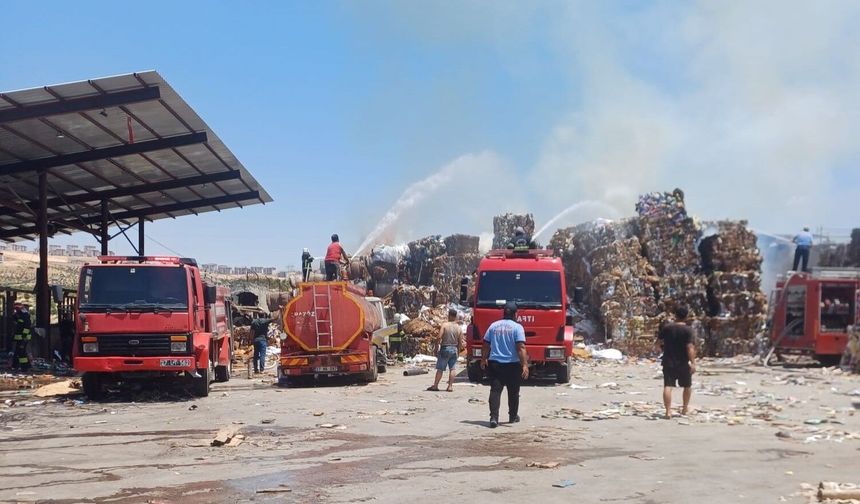 Nizip'te kağıt fabrikasında yangın paniği