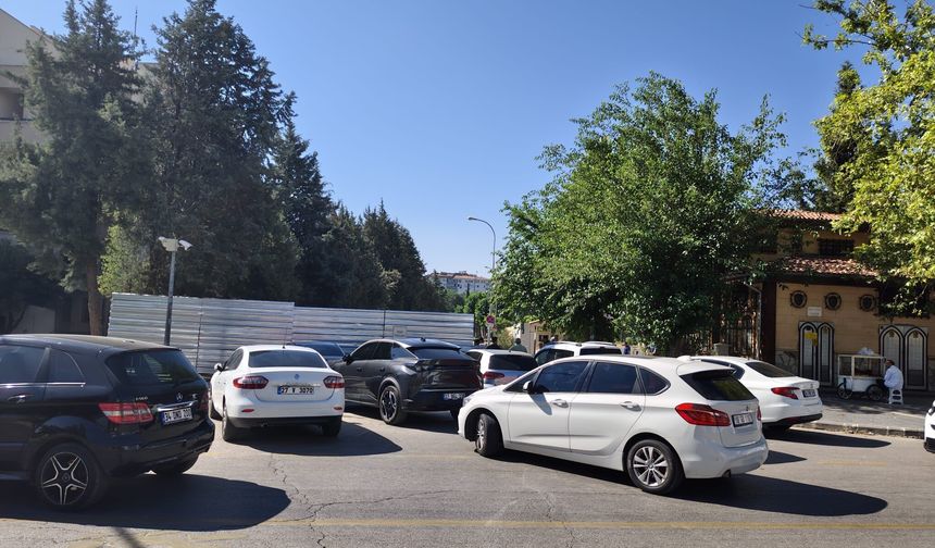Büyükşehir’den Valilik Otoparkı’na Gece Yarısı Operasyonu