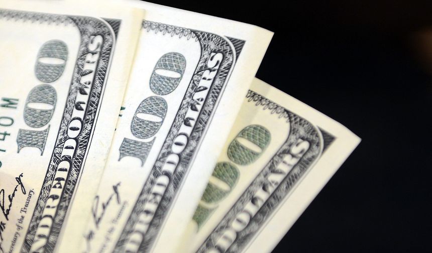 Dolar 48,06, euro 56,27 liradan güne başladı