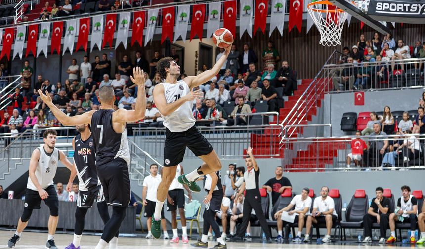 Gaziantep Basketbol’dan evinde çifte zafer