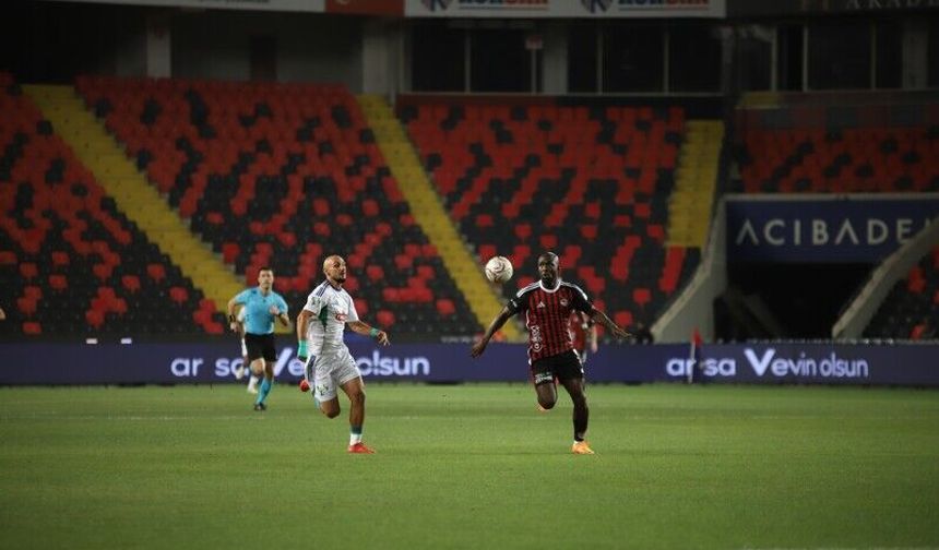 Gaziantep FK: 0 - Çaykur Rizespor: 2 (İlk yarı)