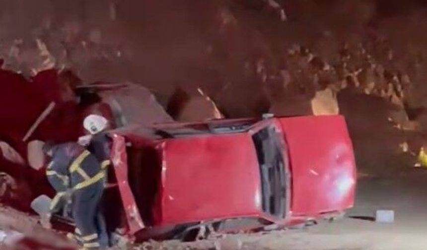 Gaziantep'te yol vermek isteyen araç uçurumdan yuvarlandı