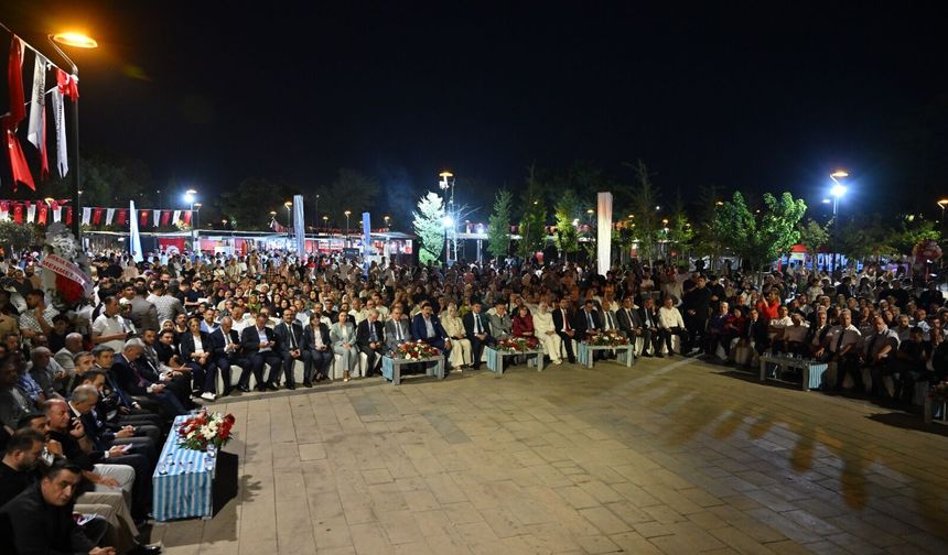 Gaziantep'te 10. Hemşehri Dernekleri Festivali çoşkusu