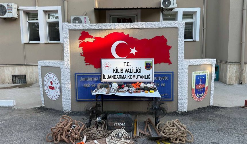 Kaçak kazıda 4 şüpheli şuçüstü yakalandı