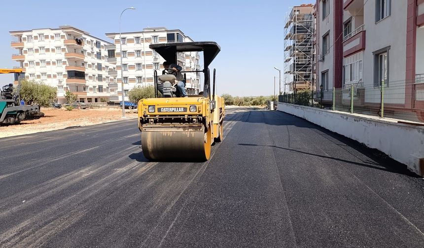 Gaziantep’te kavurucu sıcakta asfalt seferberliği