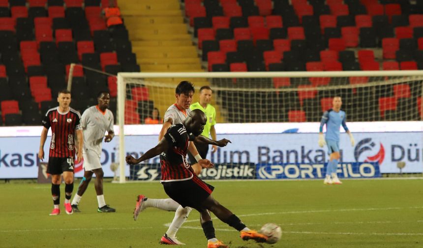 Gaziantep FK ilk maçında taraftarı mutlu edemedi
