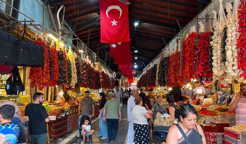 Gaziantep sokaklarında bekârlık tartışması! Bekarlık sultanlık mı, yalnızlık mı?