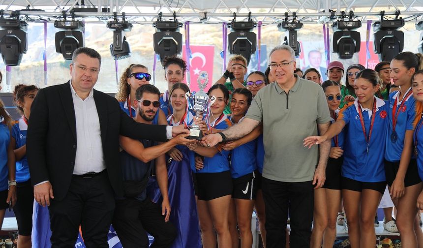 Rumkale'de su sporları şampiyonları ödüllerini aldılar
