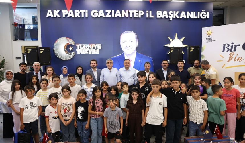 Ak Parti Gaziantep’ten öğrencilere kırtasiye desteği