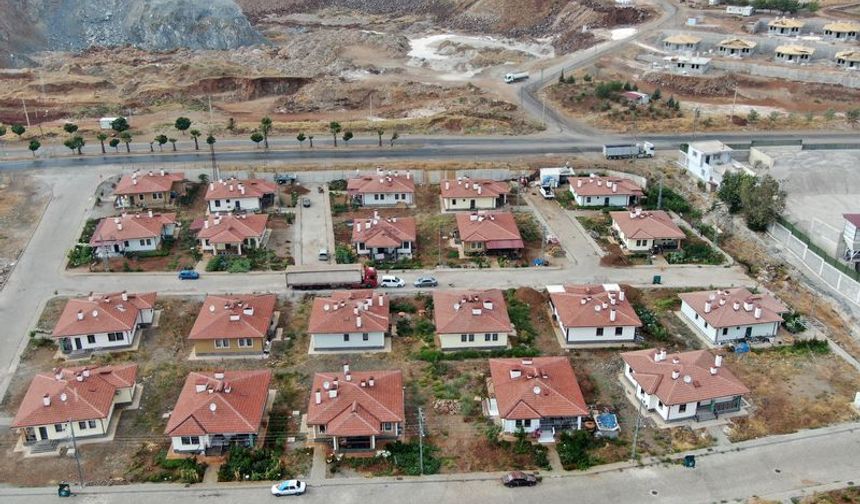 Gaziantep’te depremzedeler bahçelerini üretim alanına çevirdi