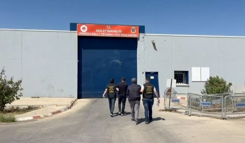 Şanlıurfa'da aranan 2 firari yakalandı