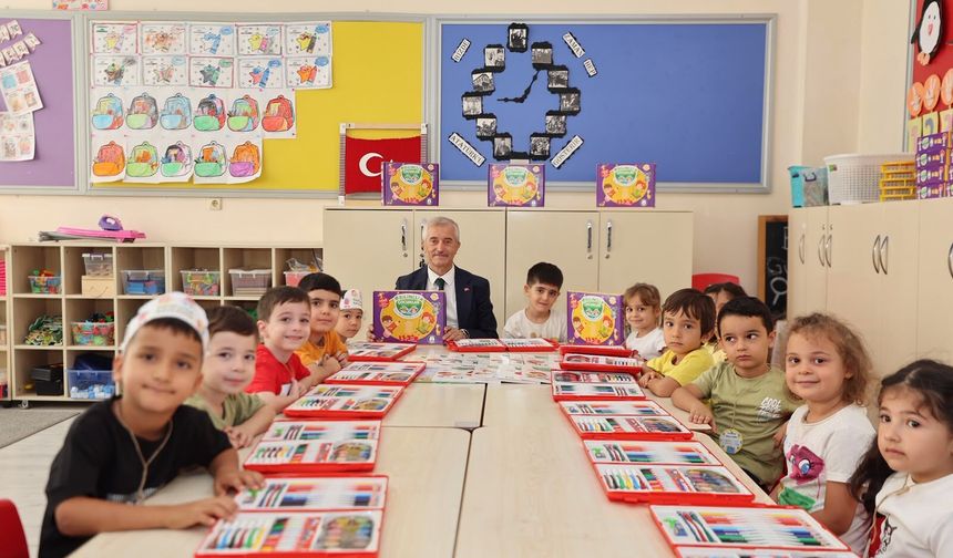 Şahinbey’de öğrencileri sevindiren eğitim desteği