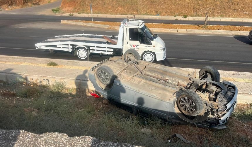 Gaziantep’te kontrolden çıkan otomobil takla attı