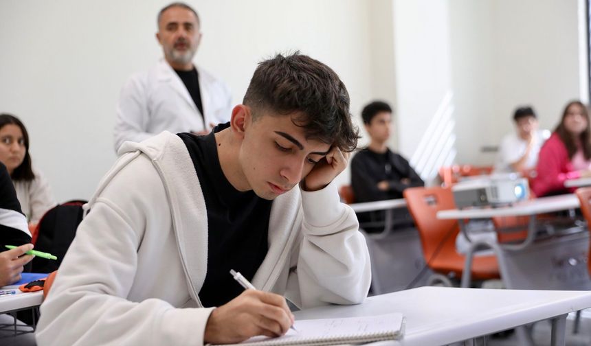Gaziantep’te öğrencilere eğitim desteği: Yeni dönem hazırlıkları başladı