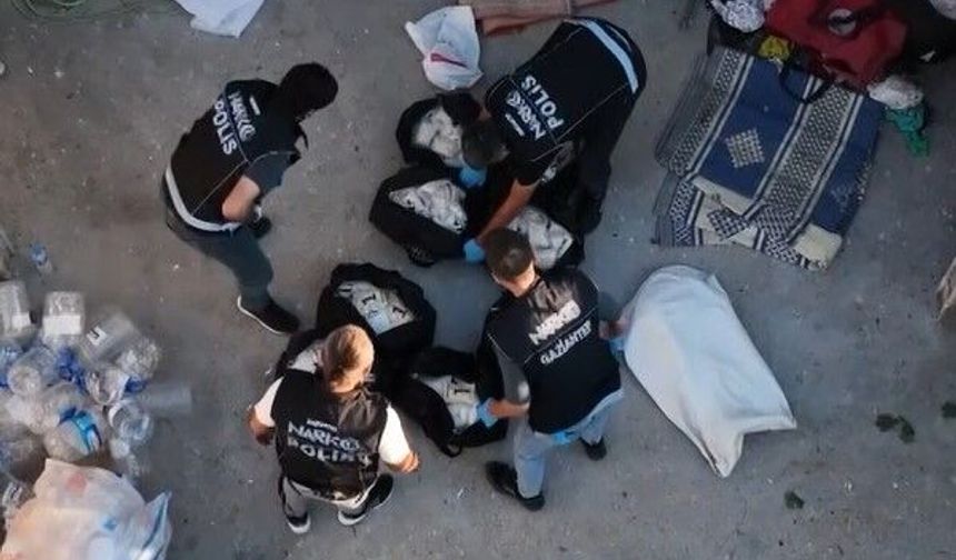 Gaziantep’te 8 valiz yasaklı madde yakalandı