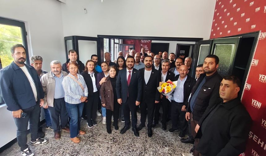 Yeni Parti Şehitkamil’de görev teslimi yapıldı