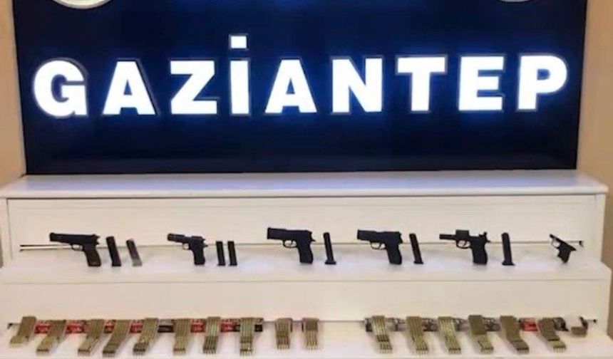 Gaziantep'te evden cephanelik çıktı: Binlerce fişek ele geçirildi