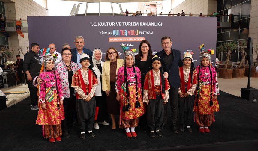 GastroAntep Kültür Yolu Festivali’ne görkemli açılış