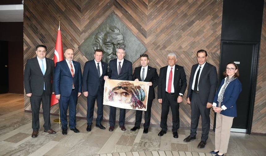 Gaziantepli halıcılardan Paris’te ihracat hamlesi