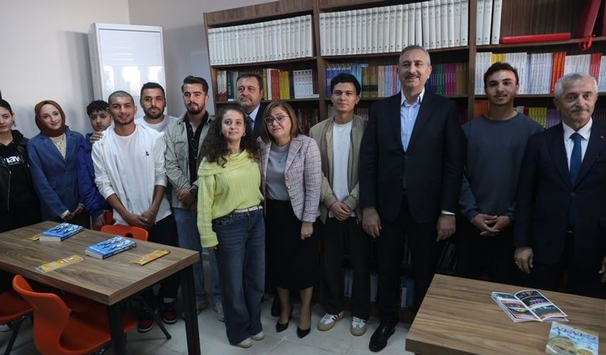 Gaziantep’te gençlerin yeni buluşma noktası açıldı