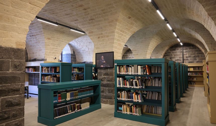 Gaziantep’te İlber Ortaylı Kütüphanesi açıldı