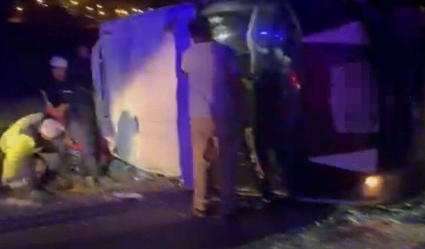 Gaziantep’te tarım işçilerini taşıyan minibüsle otomobil çarpıştı