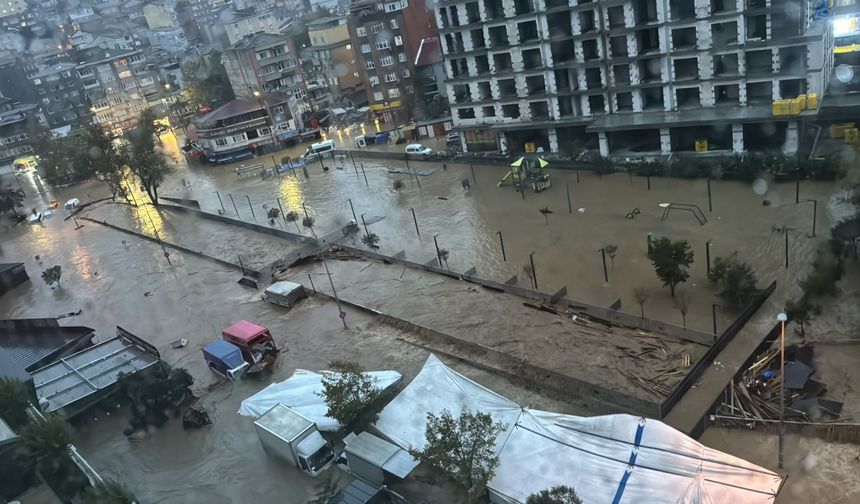 Mehmet Pamuk’tan İstanbul’daki sel felaketine altyapı uyarısı