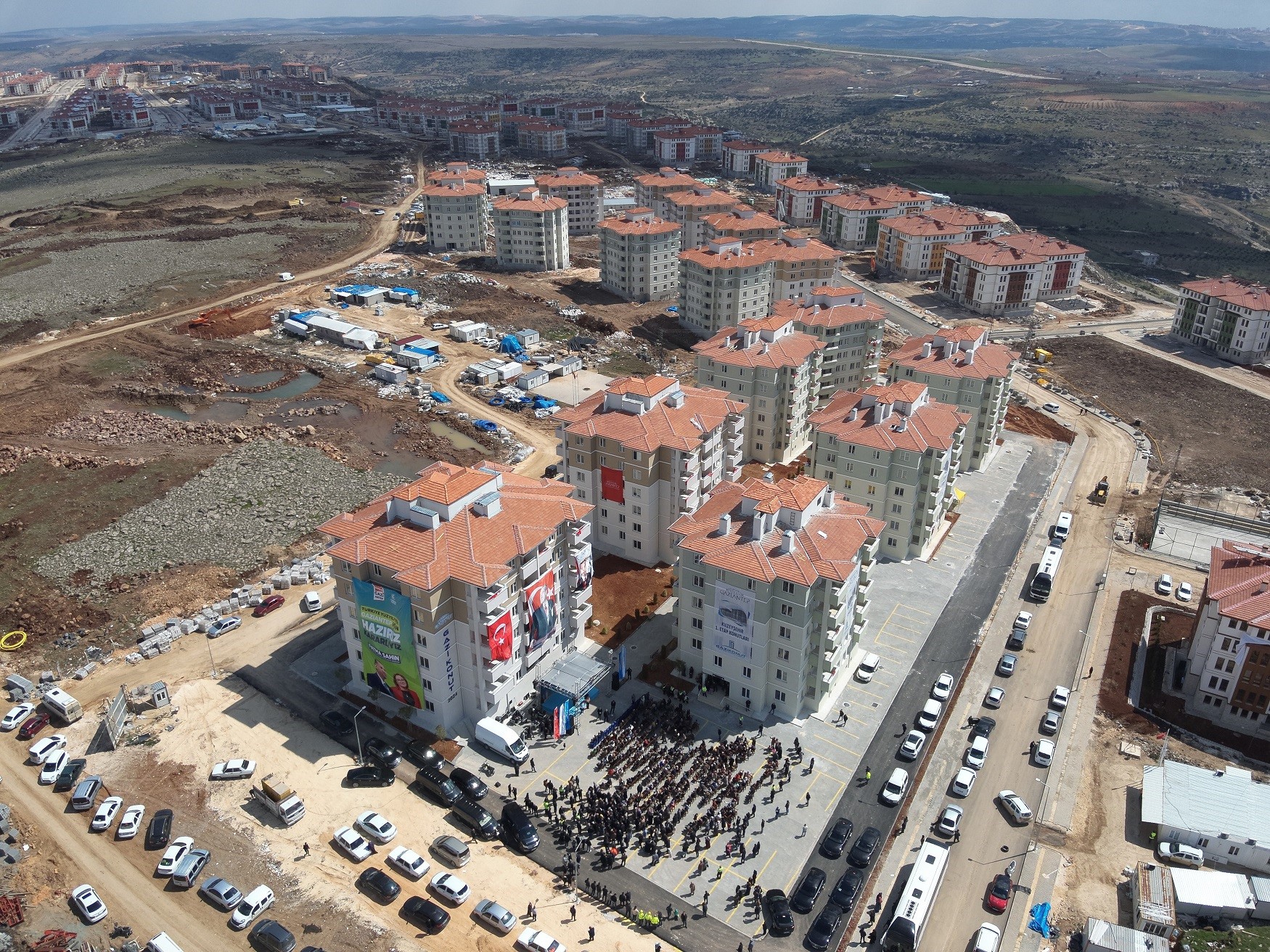 Güneyşehir Ve Kuzeyşehir’de (2)