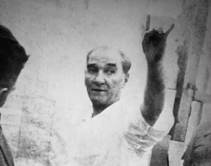 Atatürk2