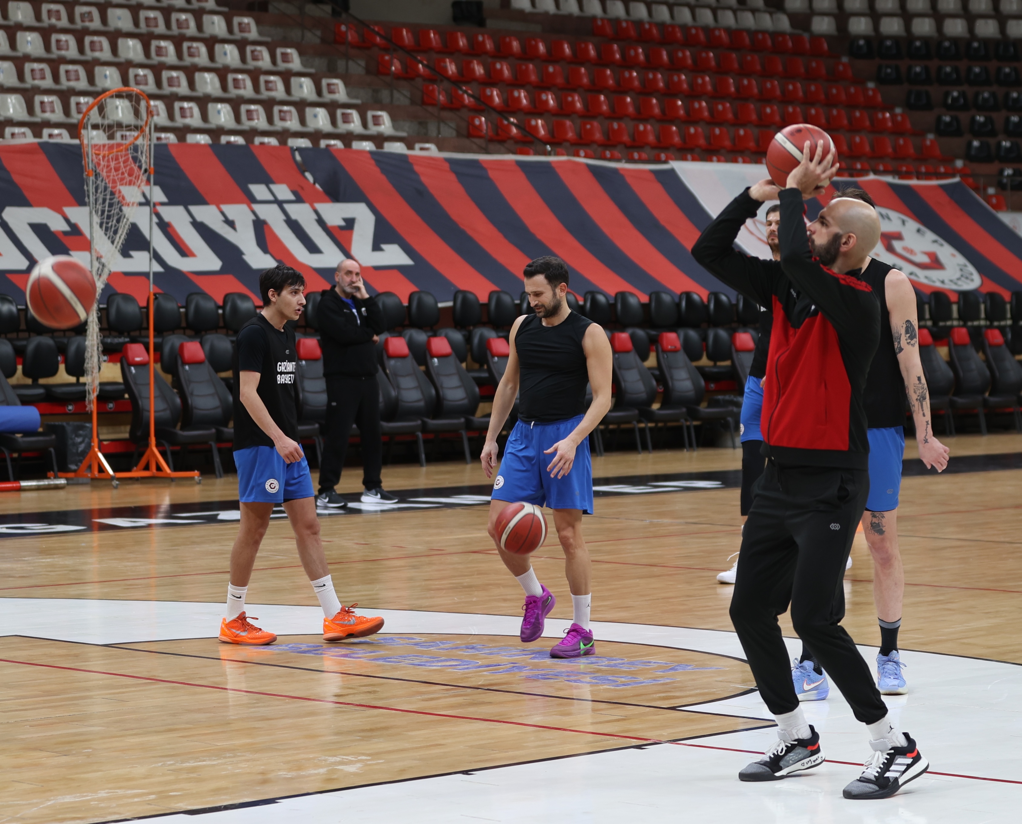 A A 20260124 40352226 40352221 G A Z I A N T E P B A S K E T B O L S E M S E T T I N B A S Y O N E T I M I N D E C O K F A R K L I