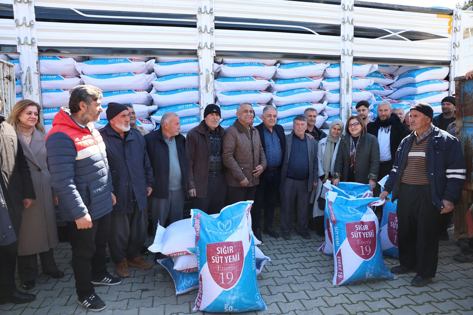 Gazi̇antep Büyükşehi̇r’nden 1 Mi̇lyon Ki̇loyu Aşan Yem Desteği̇ (5)