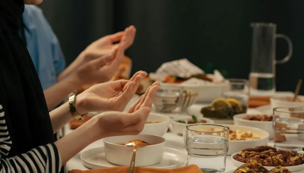 P N W6 Ramazan Bir Aclik Ayi Degildir Sahursuz Oruc Tutmanin Vucuda 5 Buyuk Zarari