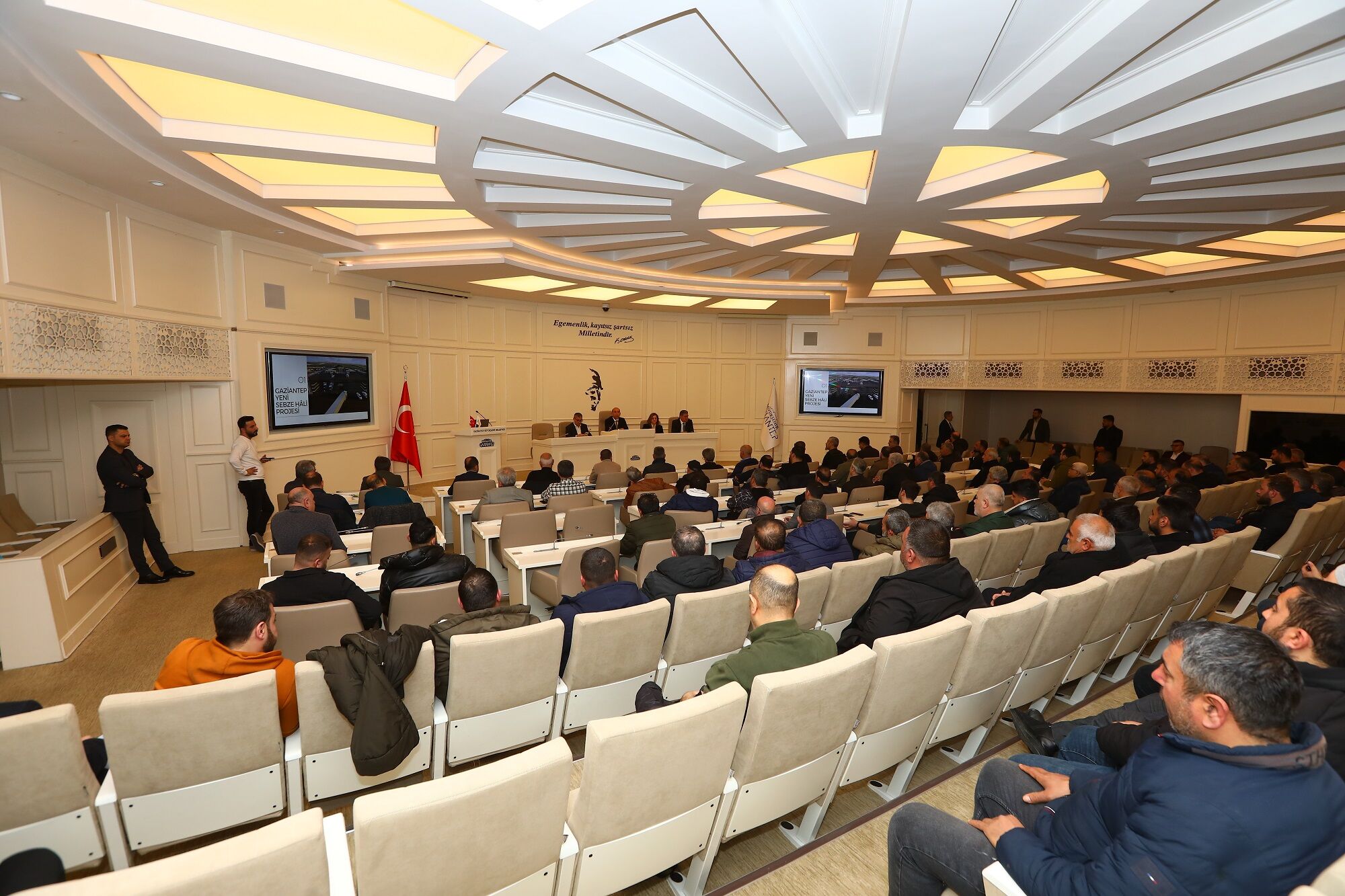 Gazi̇antep Büyükşehi̇r Sebze Hali̇ İçi̇n İsti̇şare Toplantisi Yapildi (3)