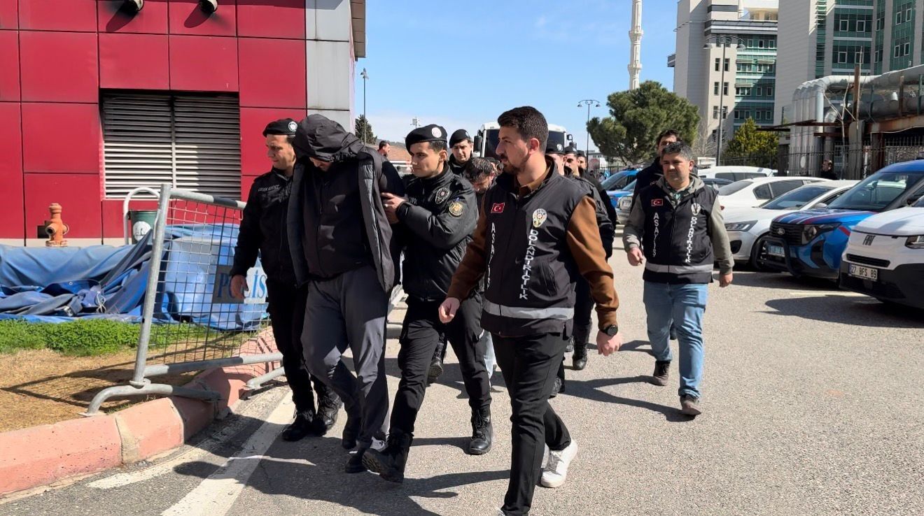 Gaun Dolandırıcılık (1)