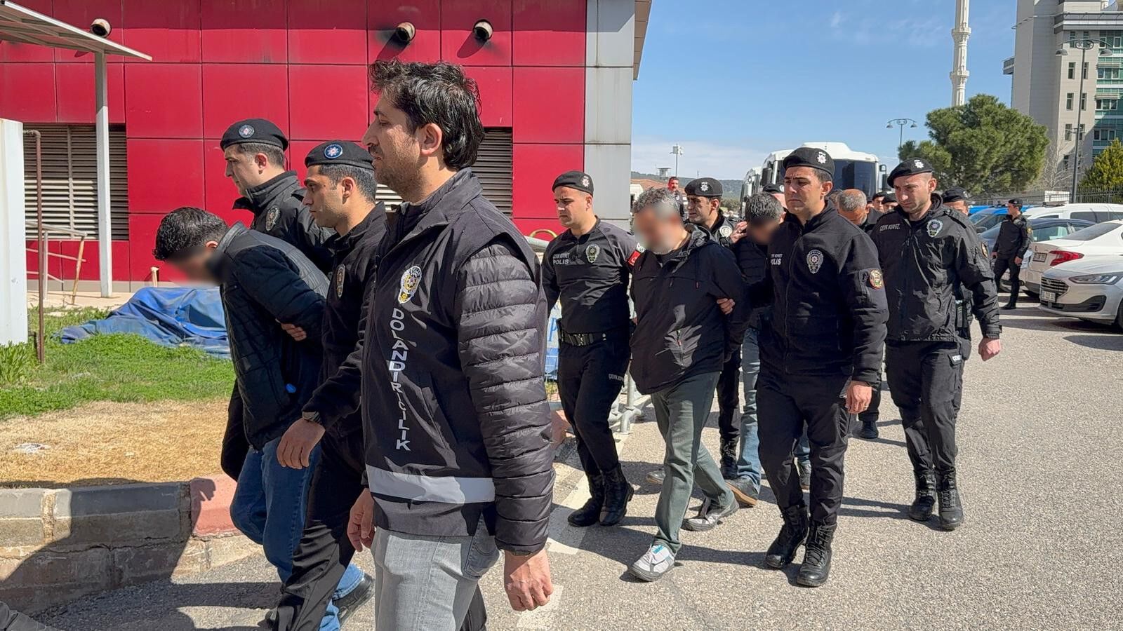 Gaun Dolandırıcılık (3)