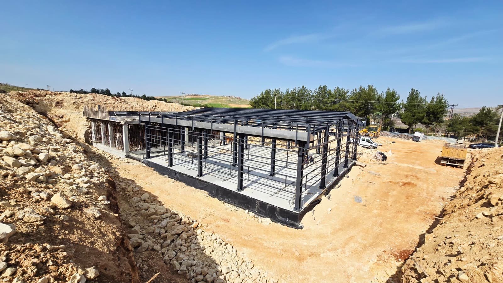 Güneyşehi̇r İtfai̇ye Bi̇nasi Çalişmalari Sürüyor