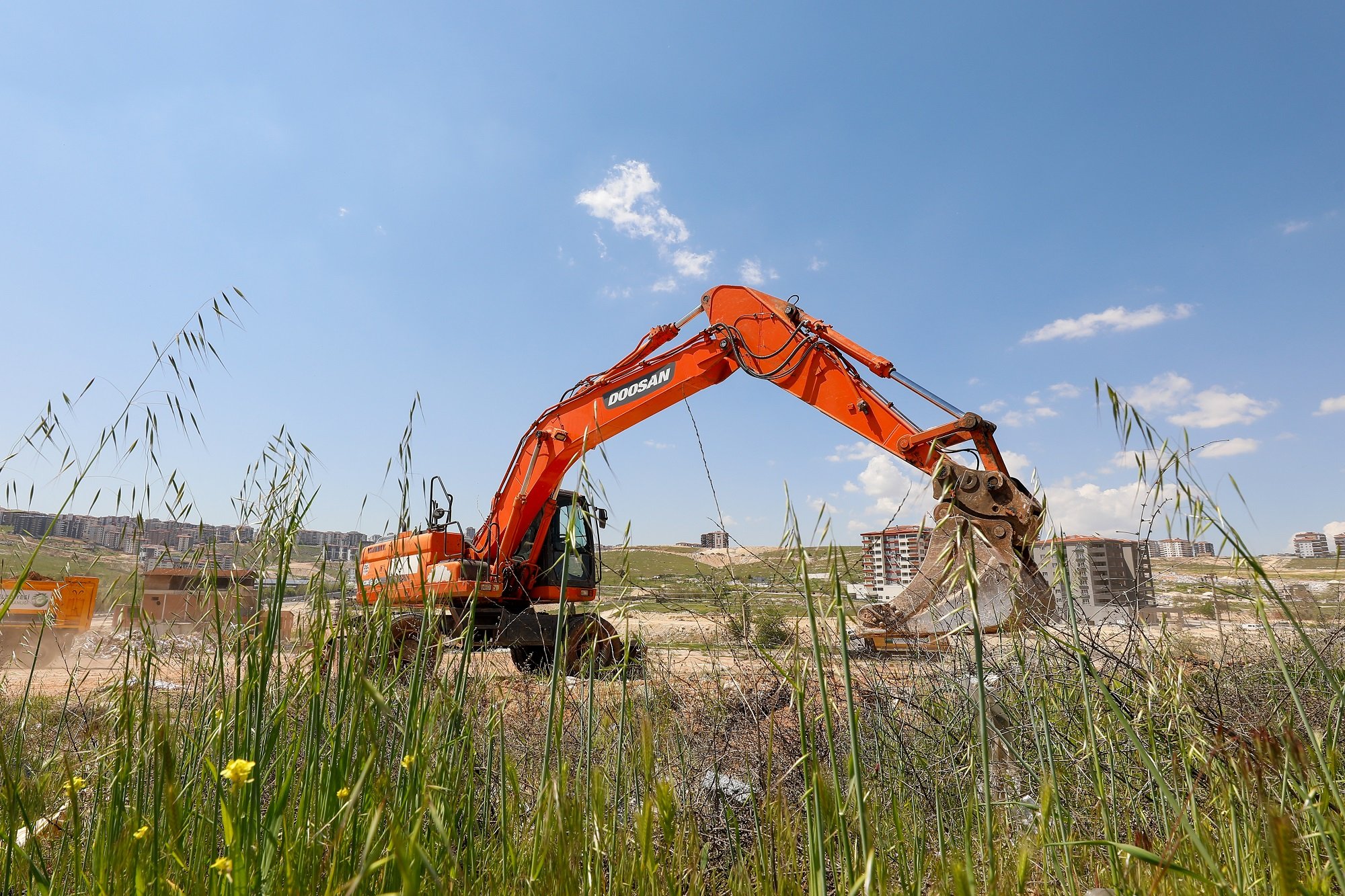 Gazi̇antep Büyükşehi̇r’den Bahar Temi̇zli̇ği̇ Seferberli̇ği̇ (12)