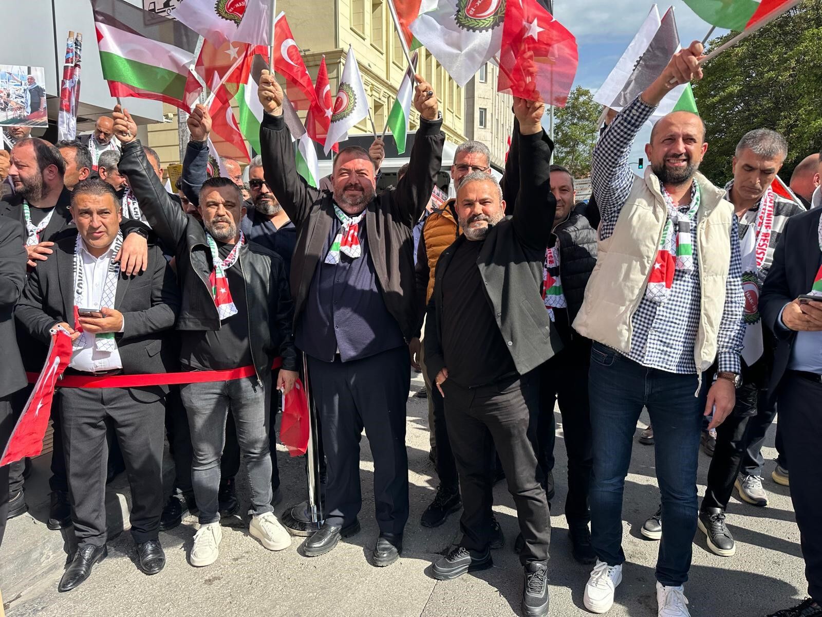 Hak İş Genel Başkanı Coşkuyla Karşılandı (1)