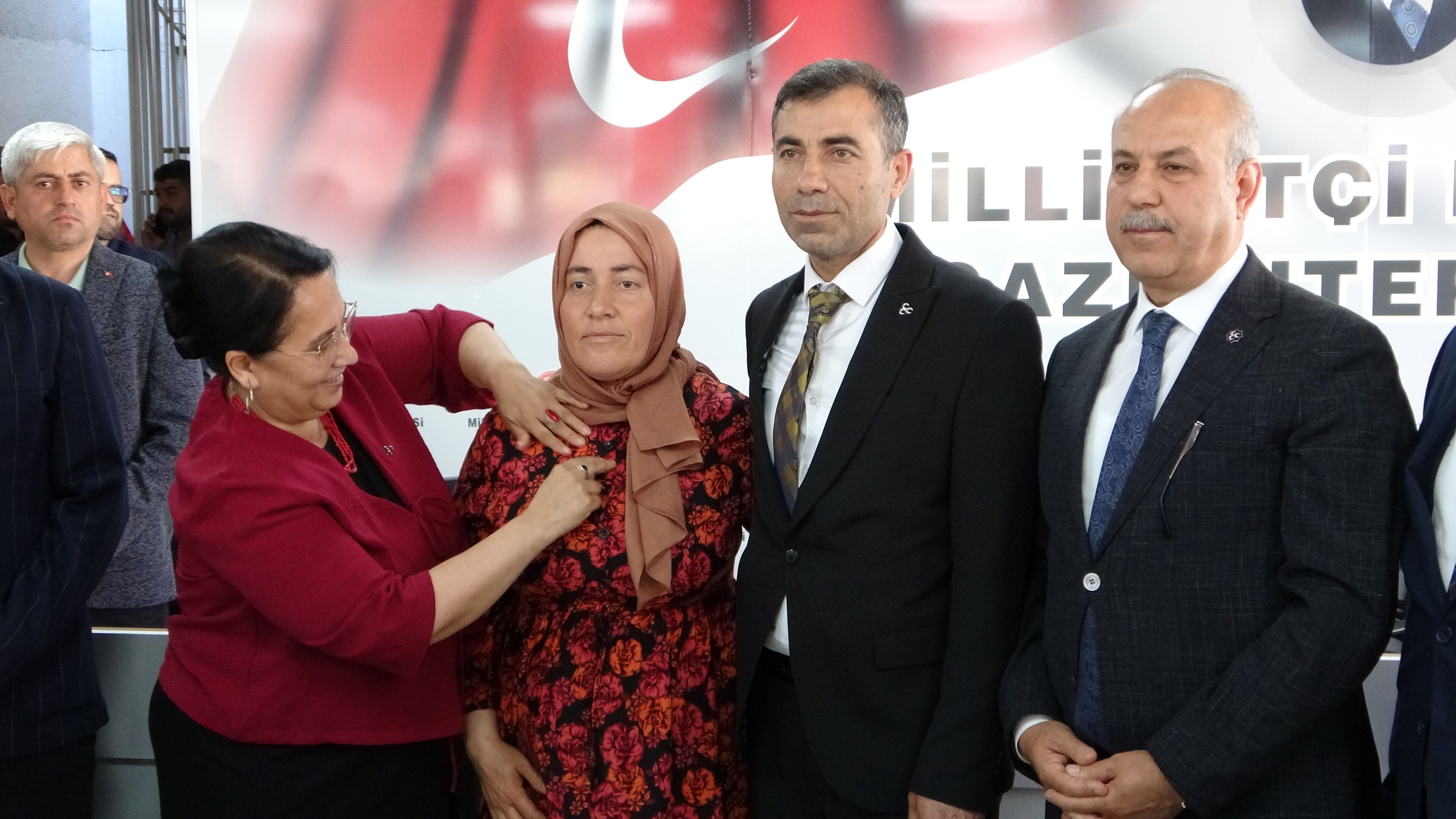 Gaziantep'te Siyasi Gün 300 Kişi Mhp'ye Geçti (3)