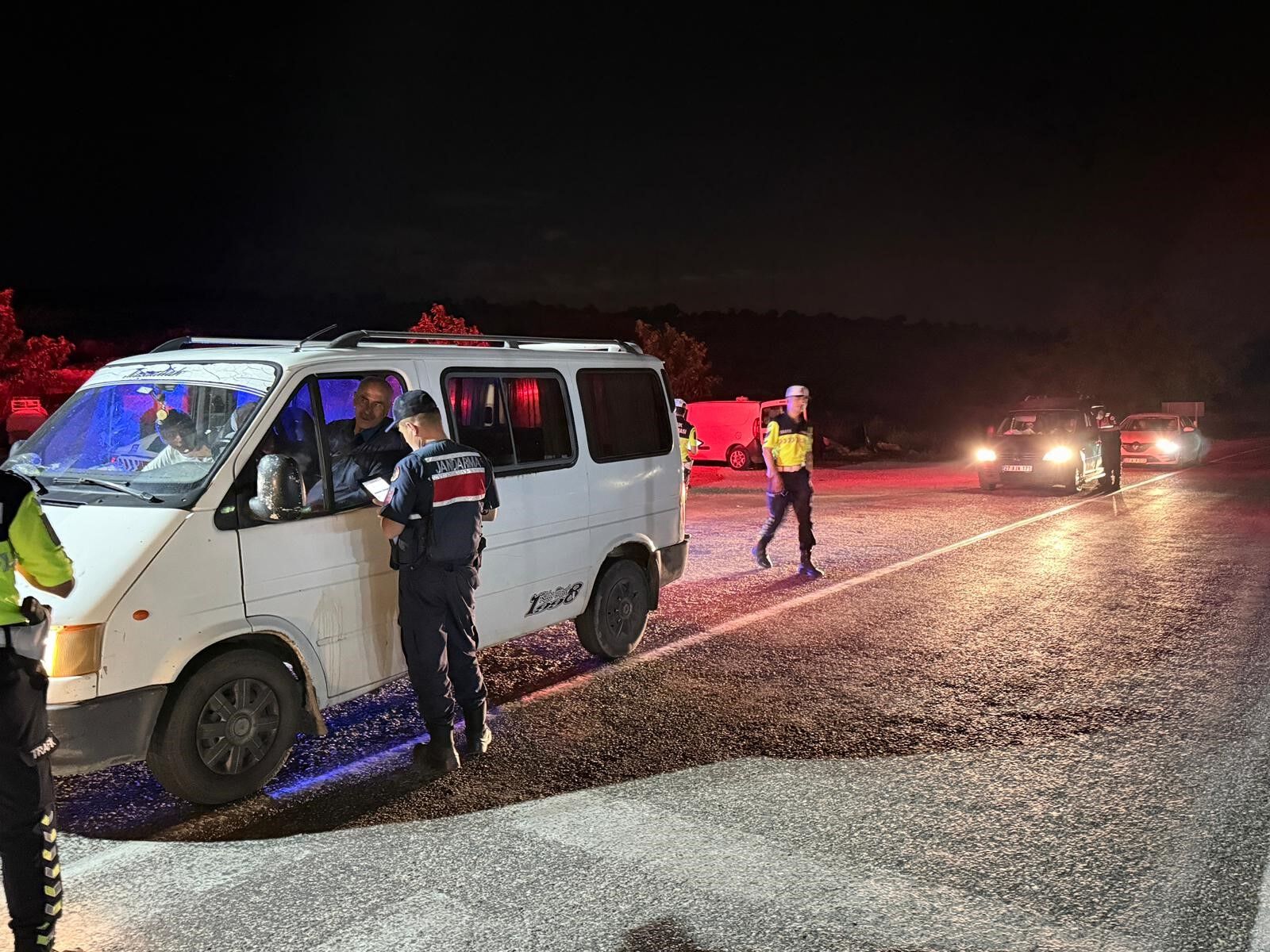 Jandarmadan Uygulamasında 176 Aranan Şahıs Yakalandı (2)