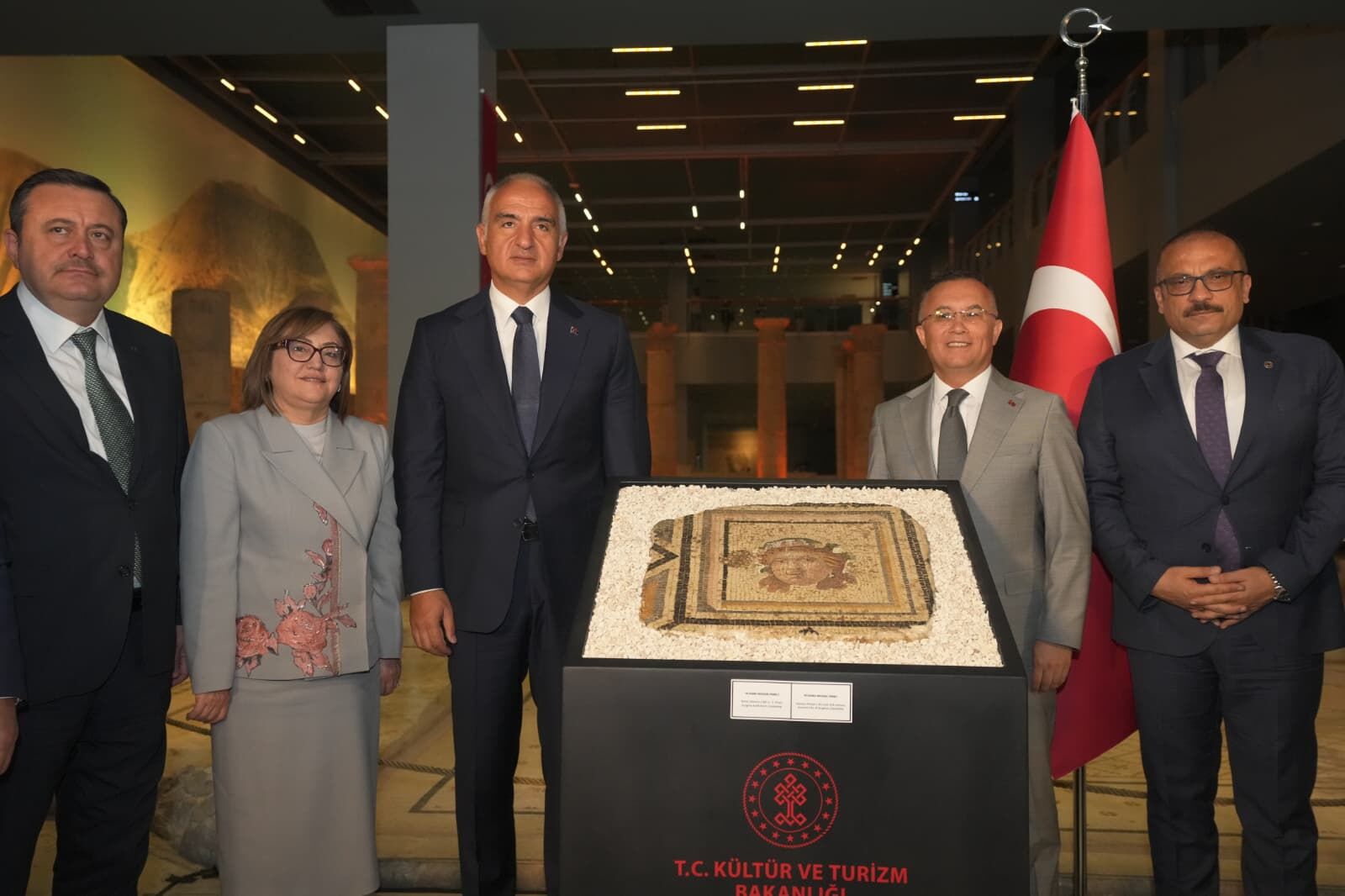 01 Kültür Ve Turi̇zm Bakani Mehmet Nuri̇ Ersoy (7)