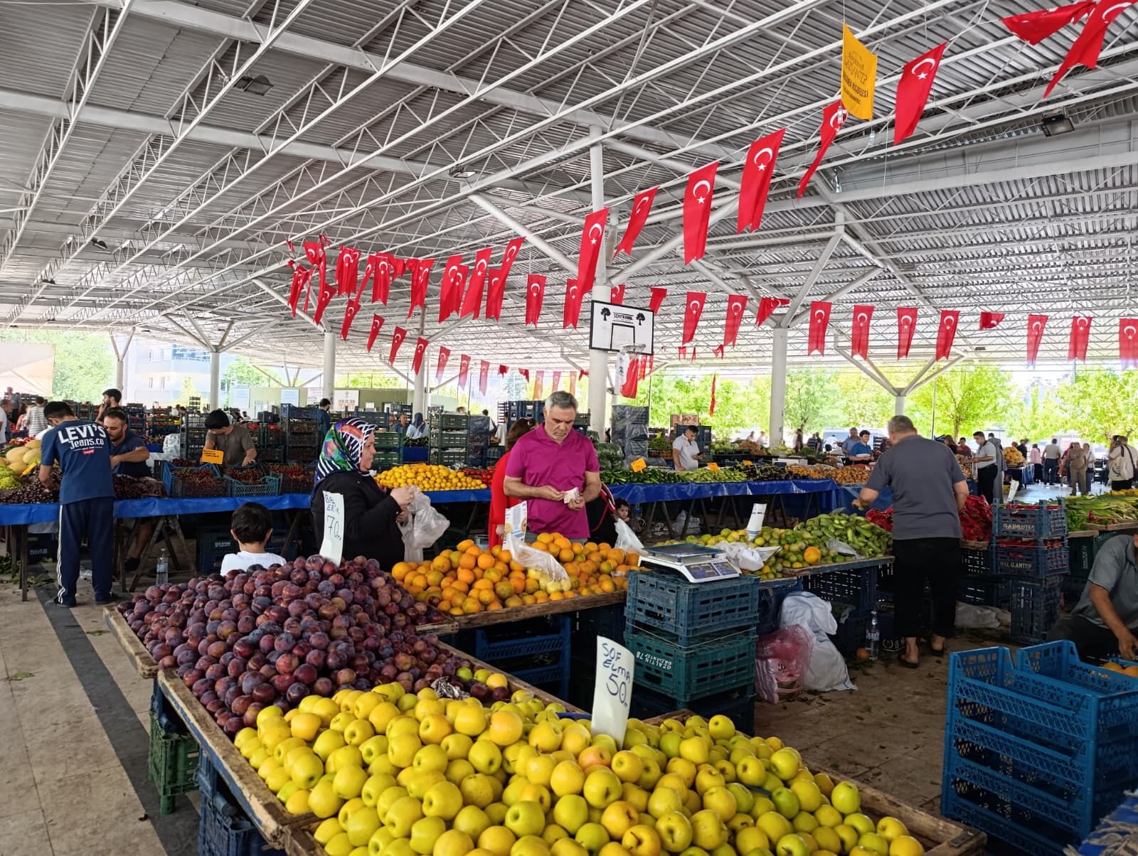 Evdeki Hesap Pazara Uymadı. Vatandaş Da Dertli Esnaf Da (4)