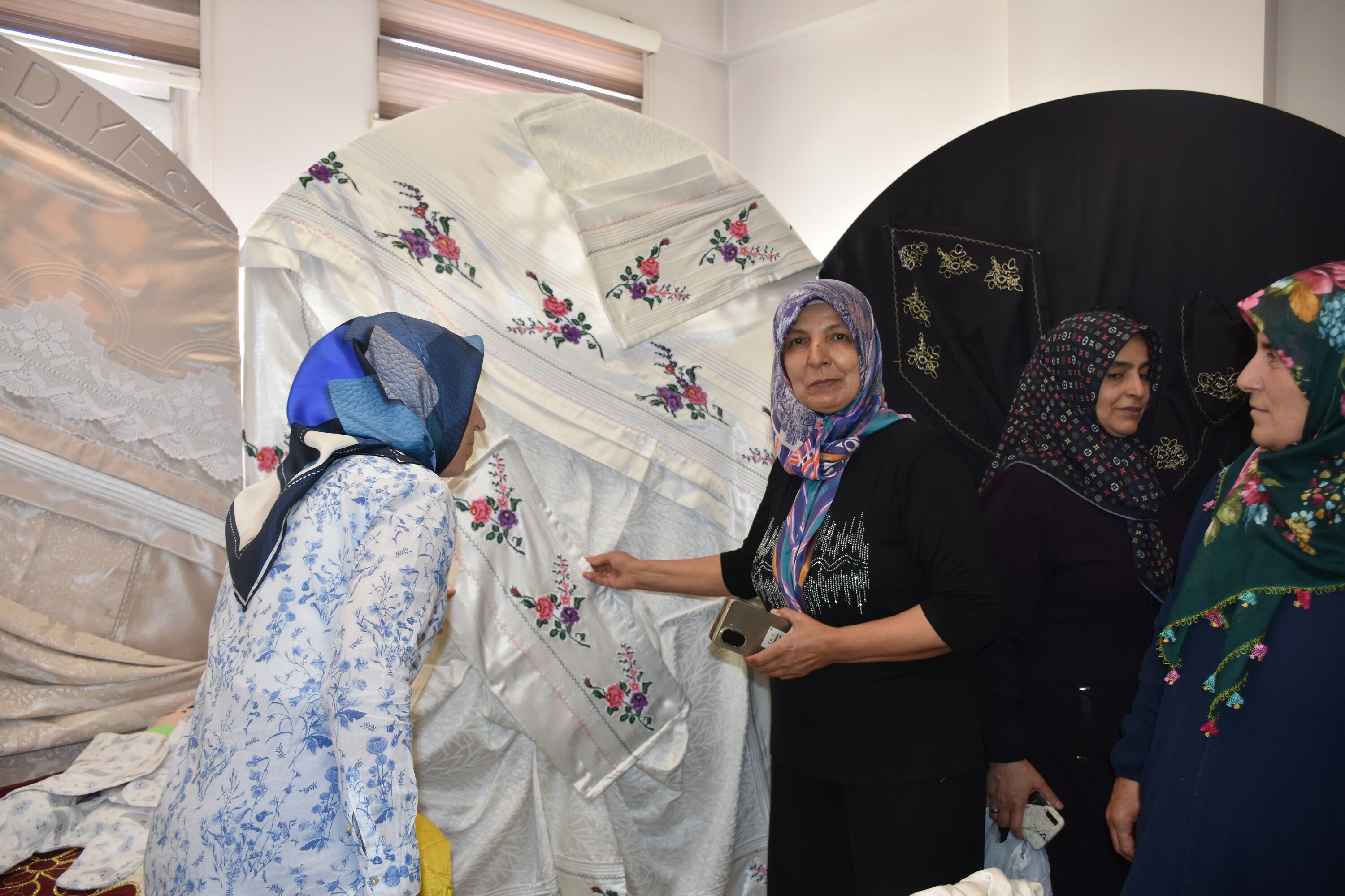 Gaziantep’te Kadınlar El Emeğini Kazanca Dönüştürüyor (2)
