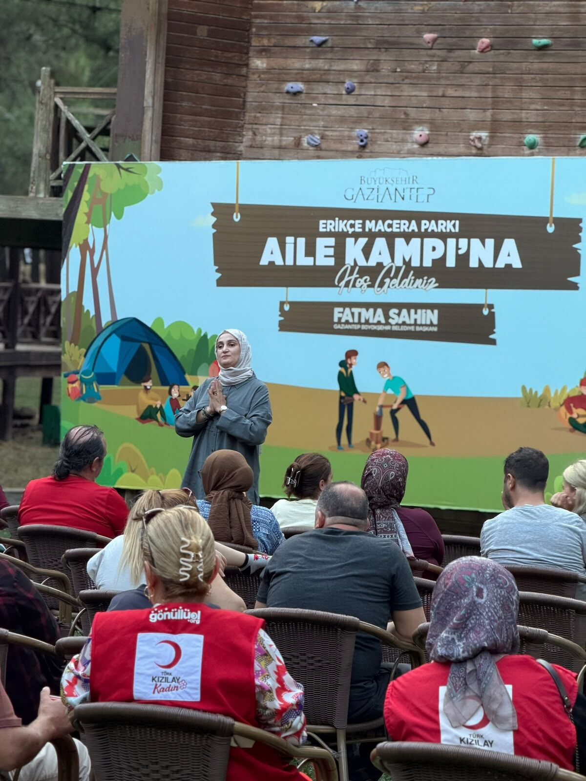 Büyükşehi̇r’den Ai̇le Kampi