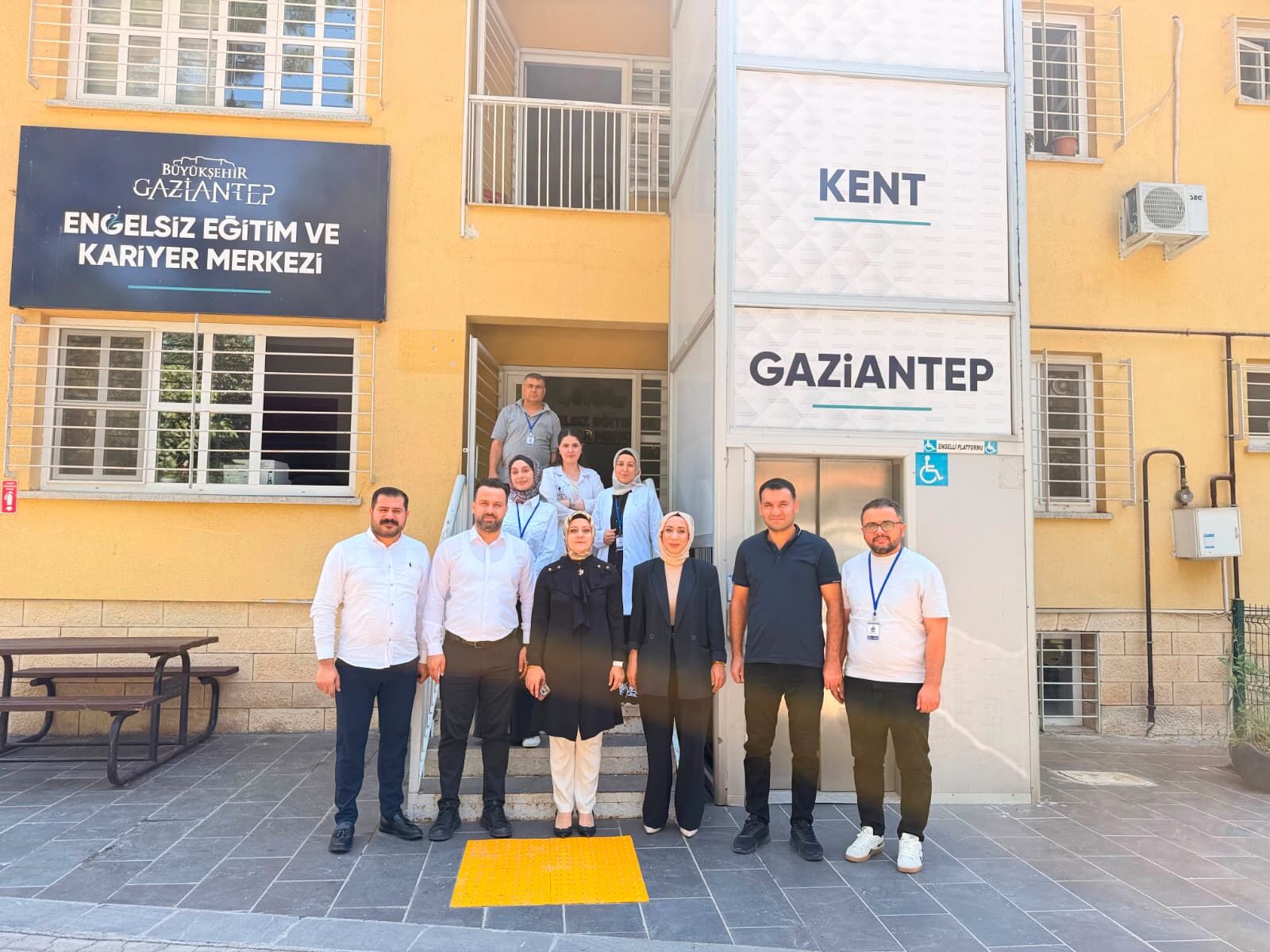 Engelsi̇z Eği̇ti̇m Ve Kari̇yer Merkezi̇ne Anlamli Zi̇yaret