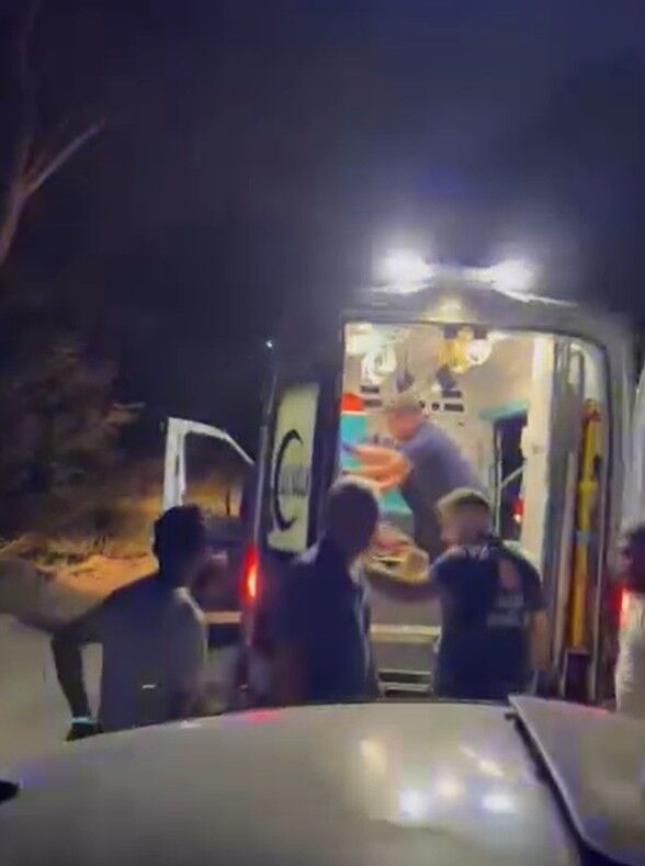 Gaziantep'te Yol Vermek Isteyen Araç Uçurumdan Yuvarlandı (2)