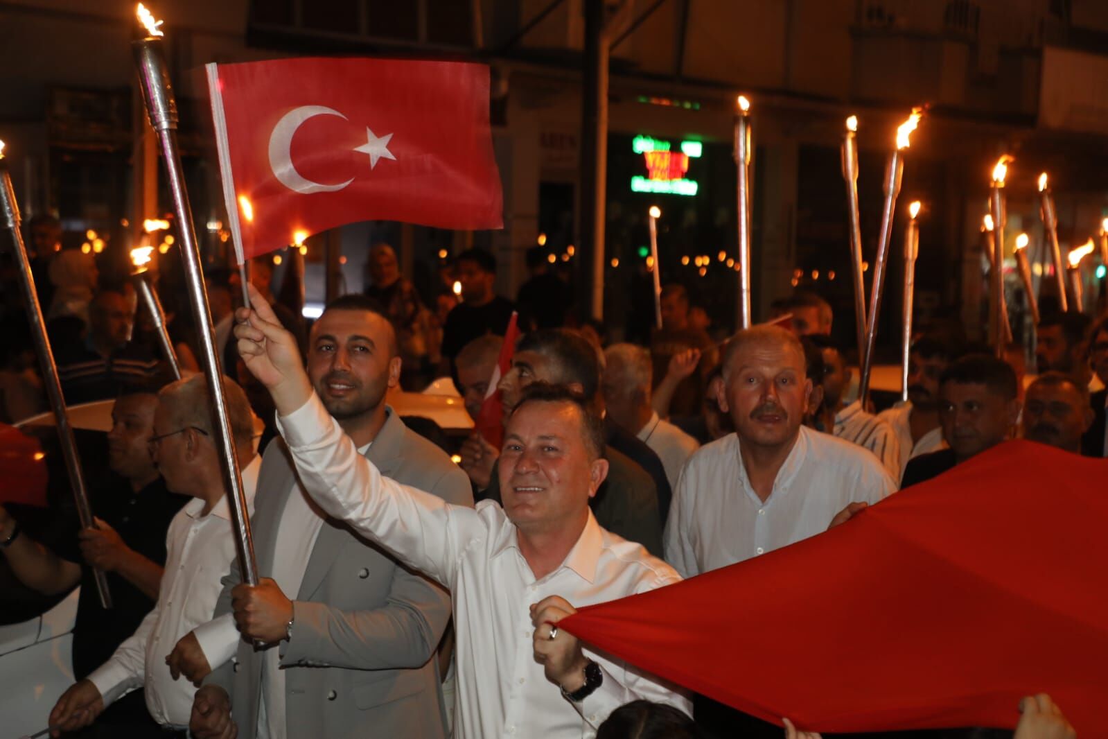 Nizip’te 30 Ağustos Coşkusu Sokaklara Taştı (3)