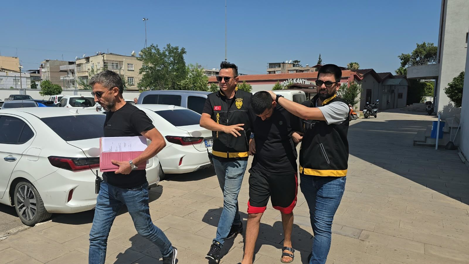 Tag Otoyolu'nda Akılalmaz Olay Önce Soydu, Sonra Uyardı (3)